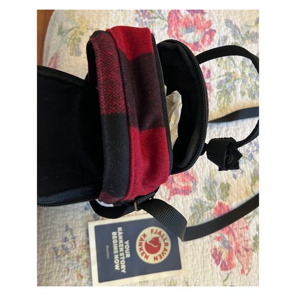 NWT Fjallraven Kanken Mini Bag Crossbody Shoulder Bag RED/BLACK. - Picture 3 of 6